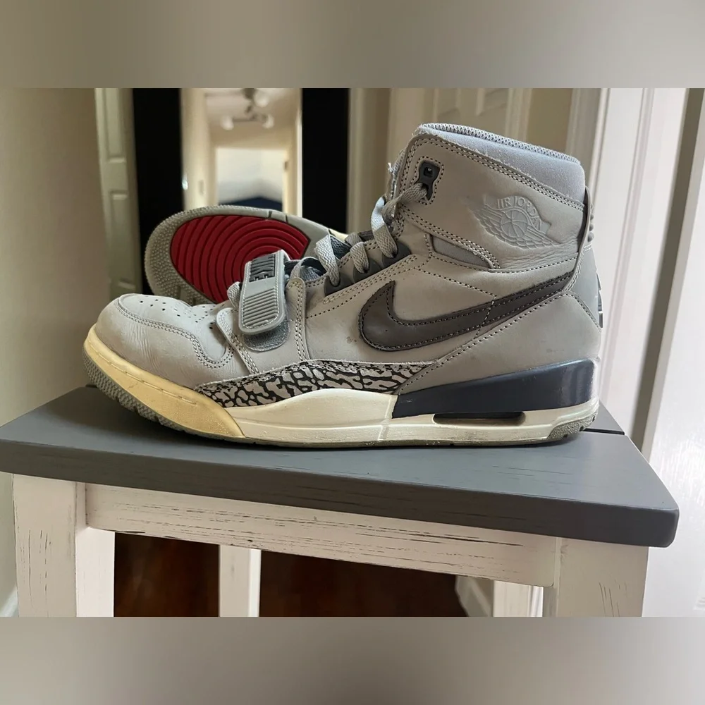 Air jordan legacy 312 wolf grey
